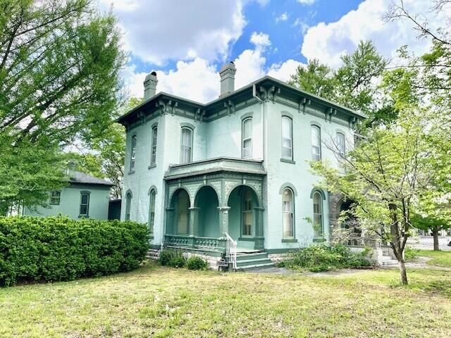 903 South Main Street, Carthage, MO 64836