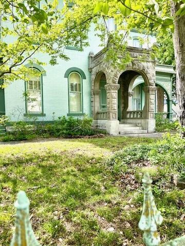 903 South Main Street, Carthage, MO 64836