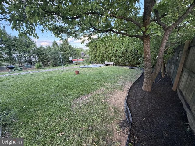 648 N READING AVE N, Boyertown, PA 19512