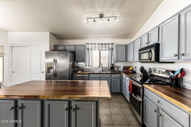 374 E IRONWOOD Drive, Chandler, AZ 85225