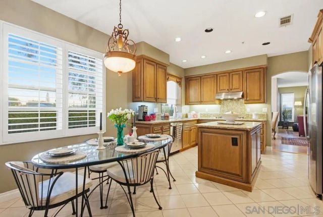 1932 Golden Hill, Vista, CA 92084