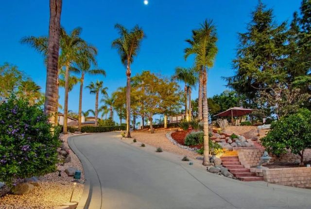 1932 Golden Hill, Vista, CA 92084