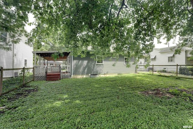1704 VAN BUREN Street, Quincy, IL 62301