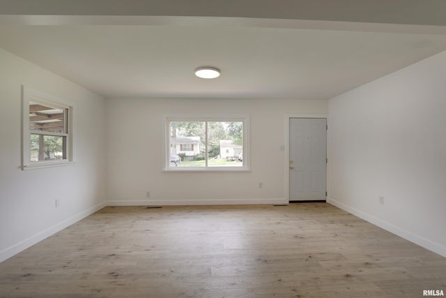 1704 VAN BUREN Street, Quincy, IL 62301