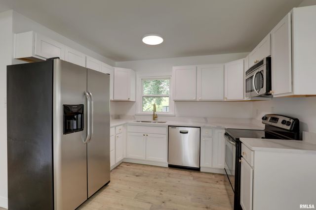 1704 VAN BUREN Street, Quincy, IL 62301