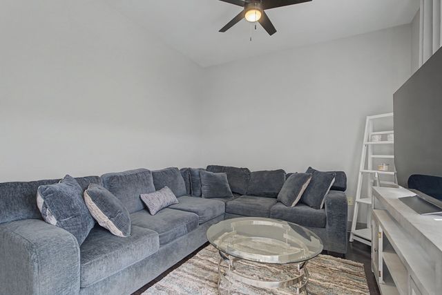 2407 8th Ave S Apt 406, Nashville, TN 37204