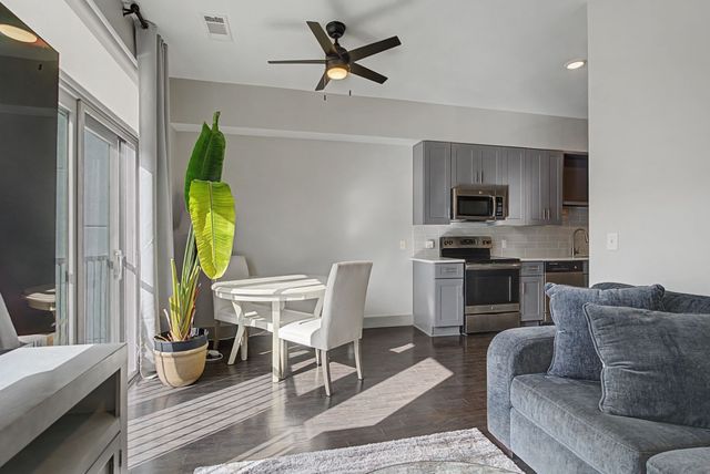 2407 8th Ave S Apt 406, Nashville, TN 37204