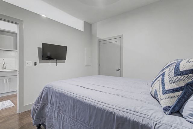 2407 8th Ave S Apt 406, Nashville, TN 37204