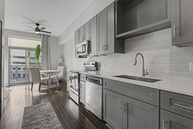 2407 8th Ave S Apt 406, Nashville, TN 37204