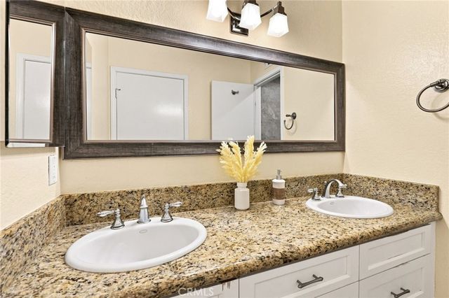 1842 Rory Lane 4, Simi Valley, CA 93063