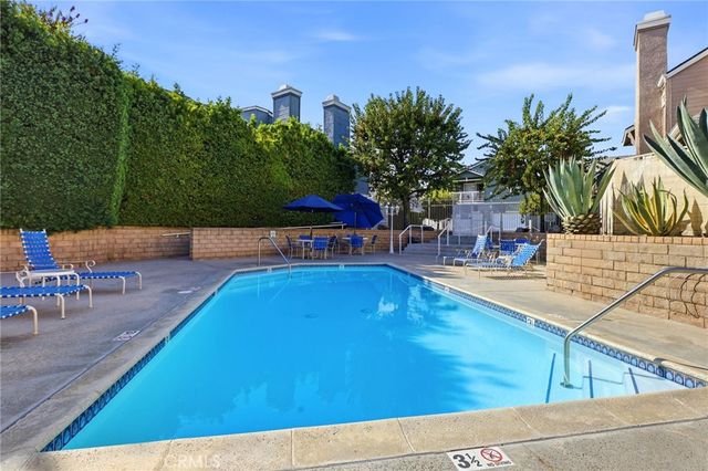 1842 Rory Lane 4, Simi Valley, CA 93063