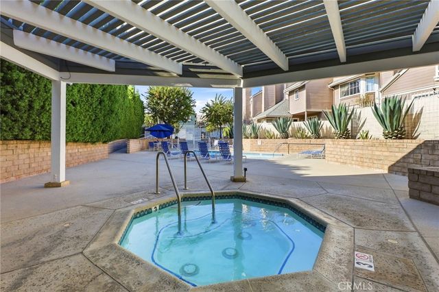 1842 Rory Lane 4, Simi Valley, CA 93063