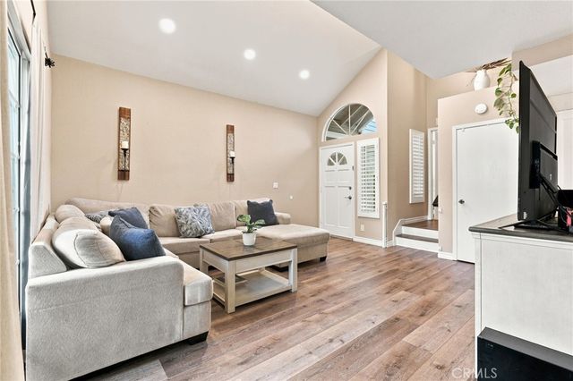 1842 Rory Lane 4, Simi Valley, CA 93063