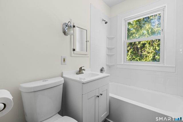 4 Brewer Street, Montville, CT 06382