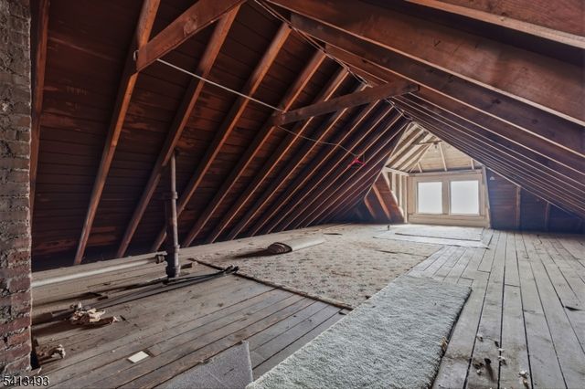 135 Liberty St, Linden City, NJ 07036