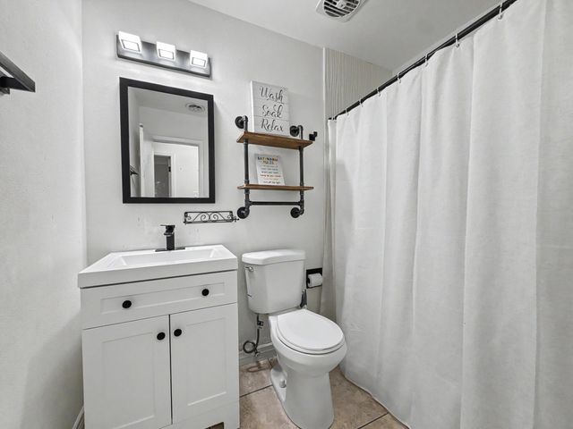 3808 Candelaria Road NE, Albuquerque, NM 87110