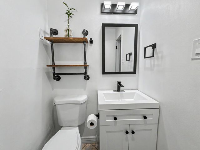 3808 Candelaria Road NE, Albuquerque, NM 87110