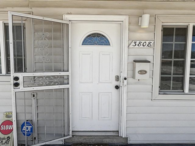3808 Candelaria Road NE, Albuquerque, NM 87110