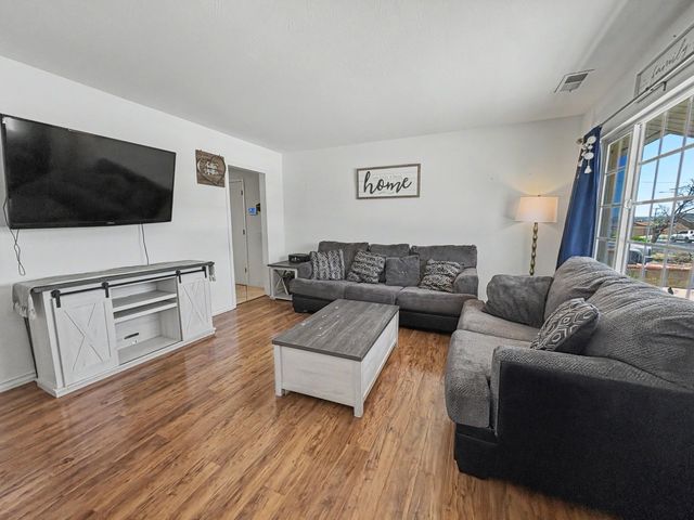 3808 Candelaria Road NE, Albuquerque, NM 87110