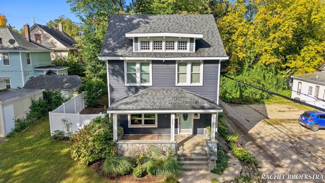 449 Giddings Avenue SE, Grand Rapids, MI 49506