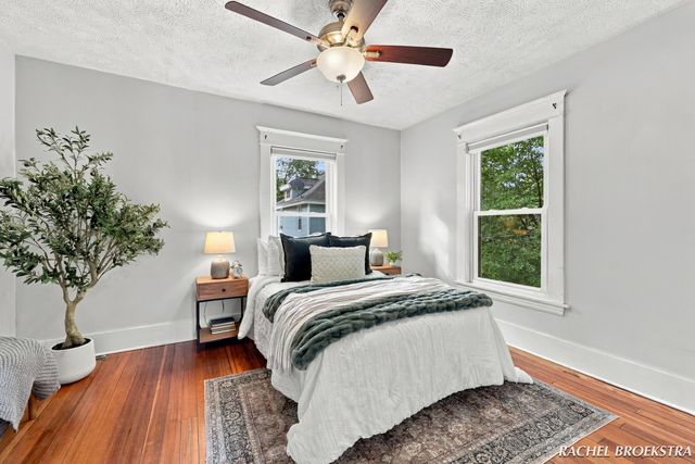 449 Giddings Avenue SE, Grand Rapids, MI 49506