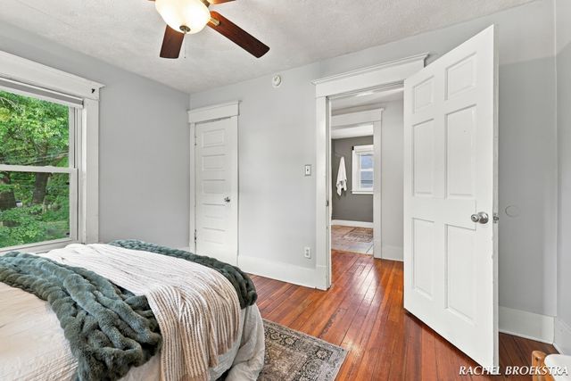 449 Giddings Avenue SE, Grand Rapids, MI 49506