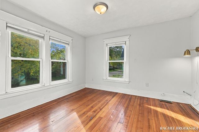 449 Giddings Avenue SE, Grand Rapids, MI 49506
