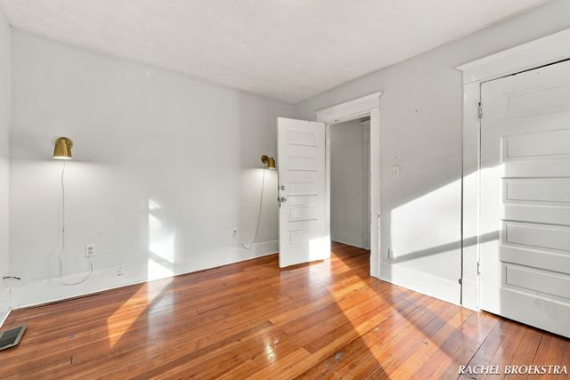 449 Giddings Avenue SE, Grand Rapids, MI 49506
