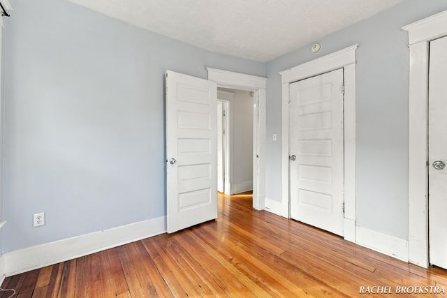 449 Giddings Avenue SE, Grand Rapids, MI 49506