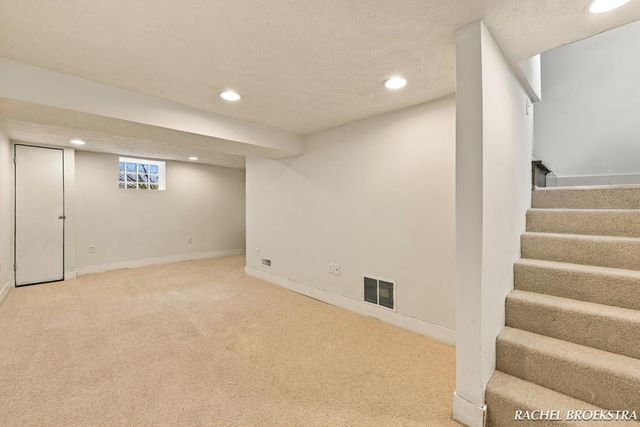 449 Giddings Avenue SE, Grand Rapids, MI 49506