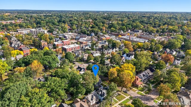 449 Giddings Avenue SE, Grand Rapids, MI 49506