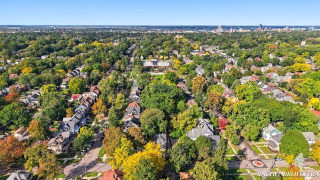 449 Giddings Avenue SE, Grand Rapids, MI 49506