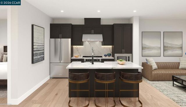 3093 3093 El Camino Real 6, Santa Clara, CA 95051