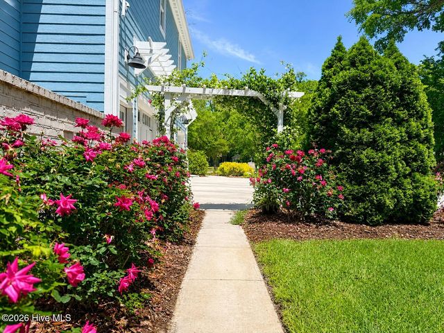104 Grey Moss Court, Hampstead, NC 28443