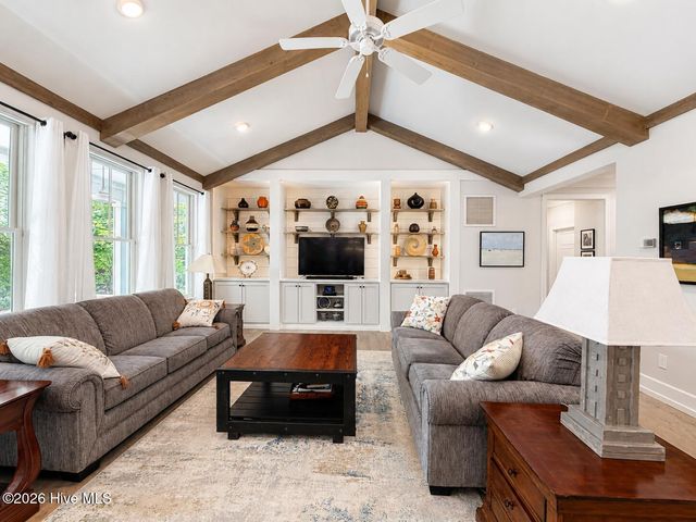 104 Grey Moss Court, Hampstead, NC 28443