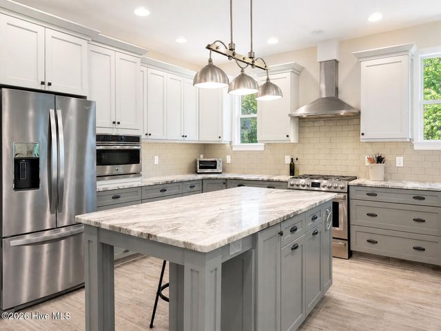 104 Grey Moss Court, Hampstead, NC 28443