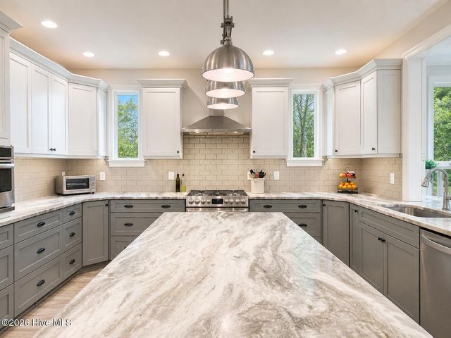 104 Grey Moss Court, Hampstead, NC 28443