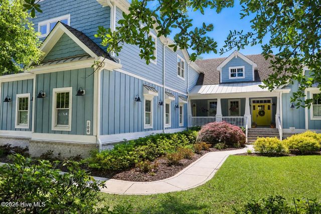 104 Grey Moss Court, Hampstead, NC 28443