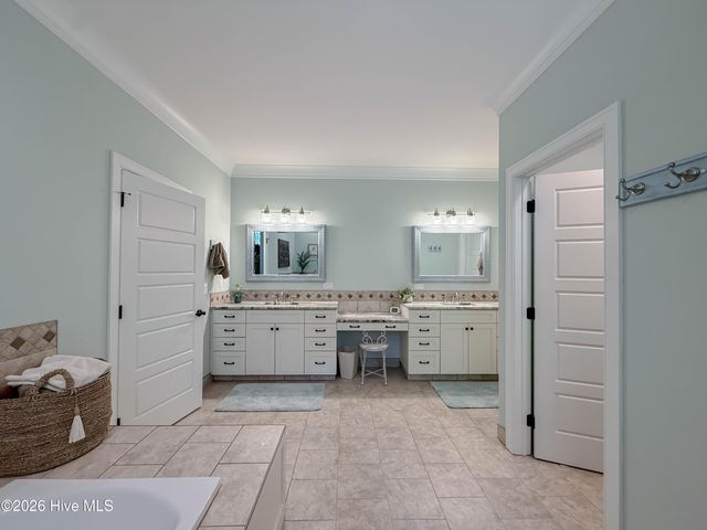 104 Grey Moss Court, Hampstead, NC 28443
