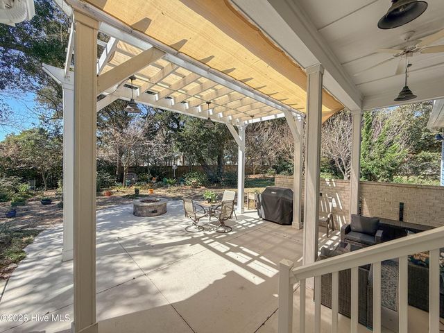 104 Grey Moss Court, Hampstead, NC 28443