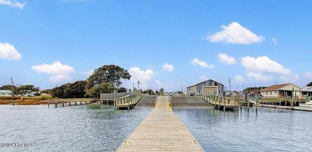 104 Grey Moss Court, Hampstead, NC 28443