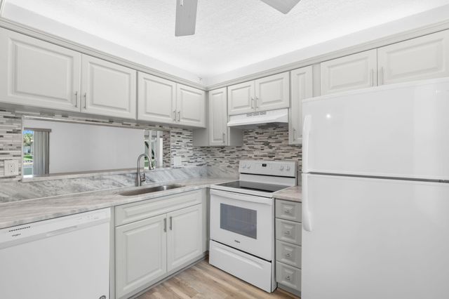 2455 NW 89th Drive 201, Coral Springs, FL 33065