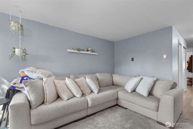 1227 S 238th Lane #801, Des Moines, WA 98198