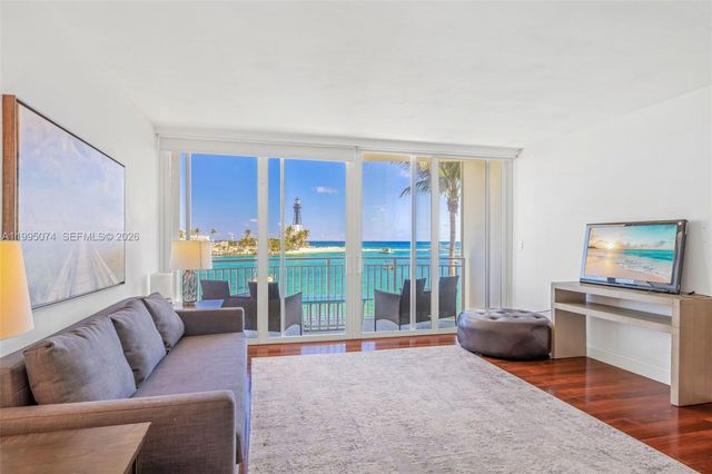 2508 Bay Dr 307, Pompano Beach, FL 33062