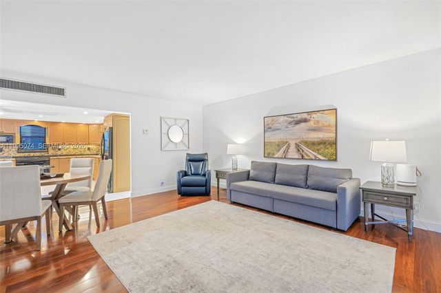 2508 Bay Dr 307, Pompano Beach, FL 33062