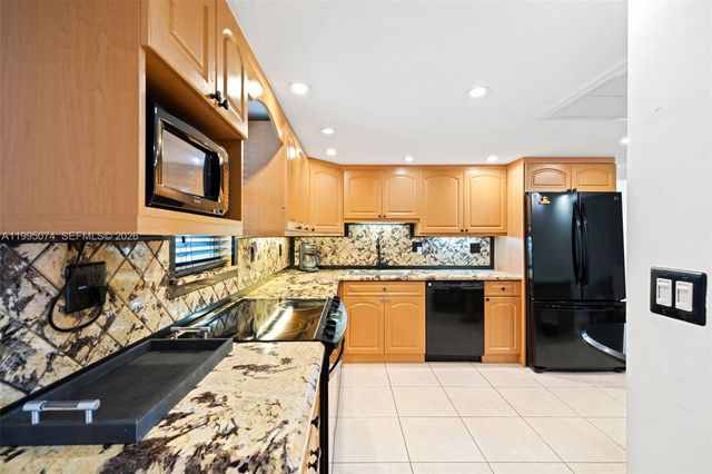 2508 Bay Dr 307, Pompano Beach, FL 33062