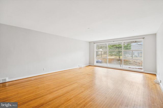 211 KENT RD, Wyncote, PA 19095