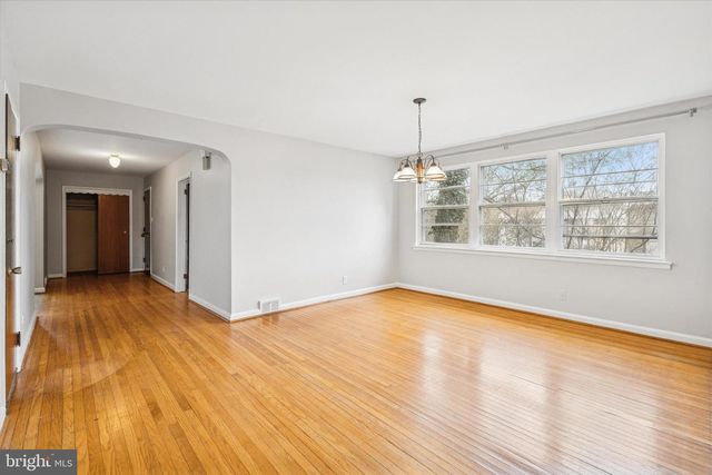 211 KENT RD, Wyncote, PA 19095