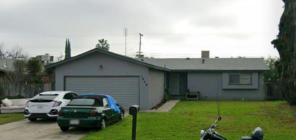 1878 E Park Way, Dinuba, CA 93618
