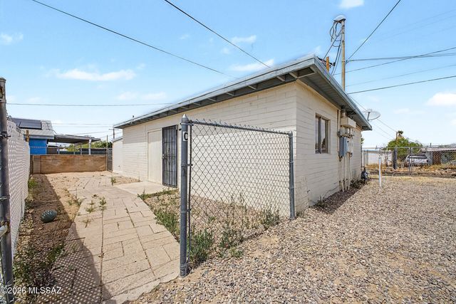 138 W District Street, Tucson, AZ 85714
